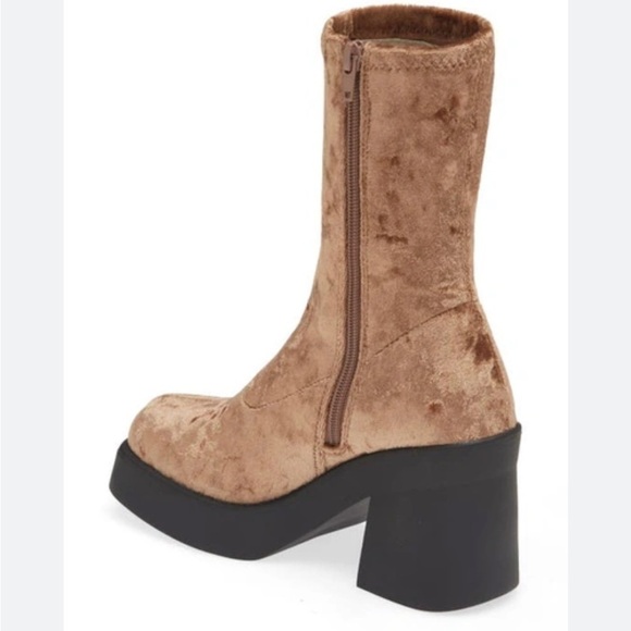 STEVE MADDEN KLAYTON BOOT IN MUSHROOM VELVET PLATFORM 9.5 MEDIUM NEW - Picture 2 of 6